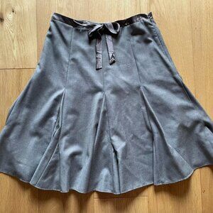 Pretty, flippy little wool skirt! Vintage Emilio Pucci, It. 44 or US 10
